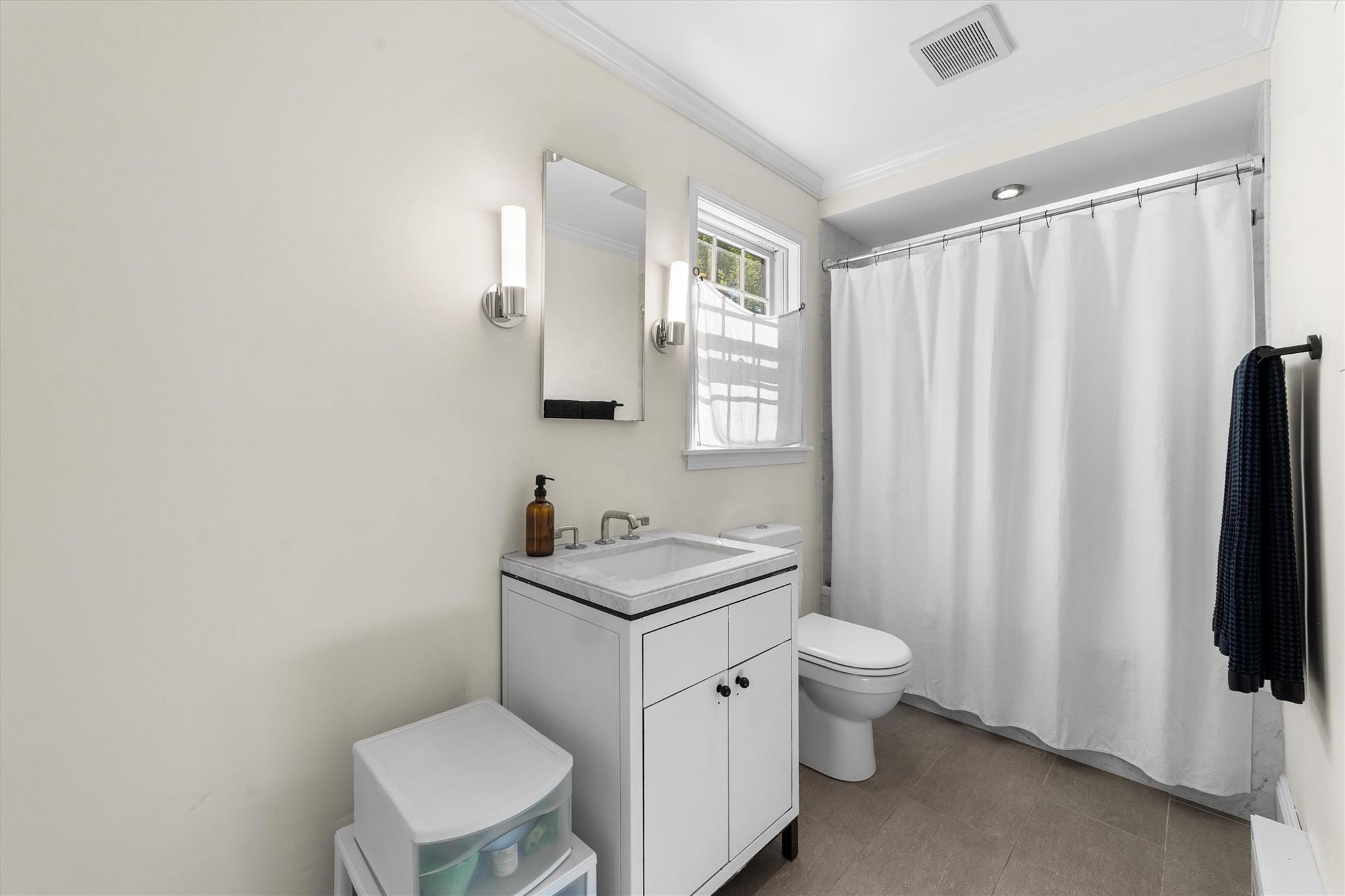 Single Family Grand  Westchester County, NY 10520, MLS-851234-12