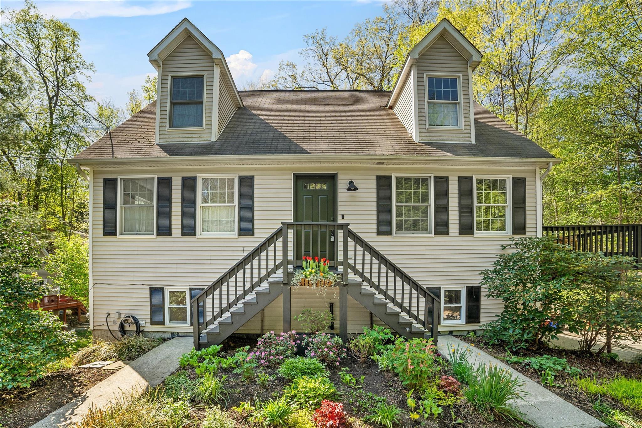 Single Family Grand  Westchester County, NY 10520, MLS-851234-2