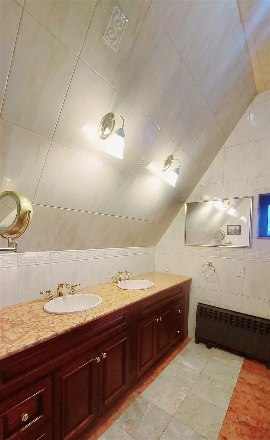 Single Family 84  Queens, NY 11379, MLS-851247-30