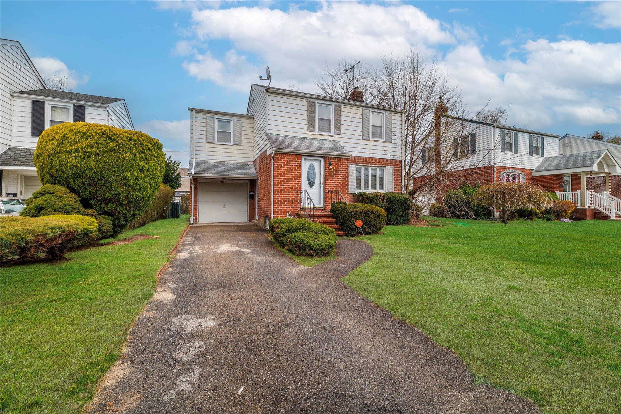 Single Family Nassau  Nassau County, NY 11003, MLS-851276-2