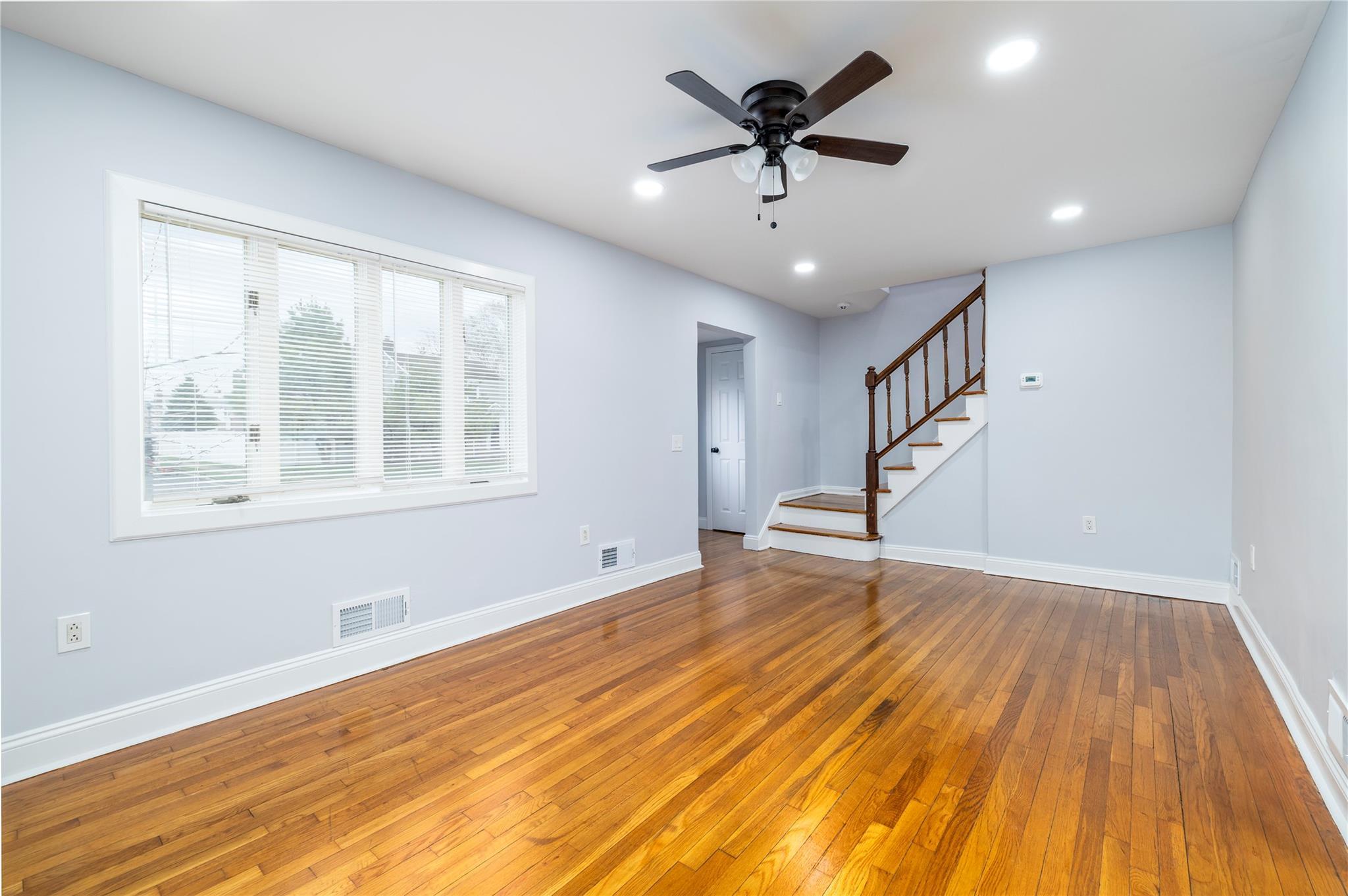 Single Family Nassau  Nassau County, NY 11003, MLS-851276-8