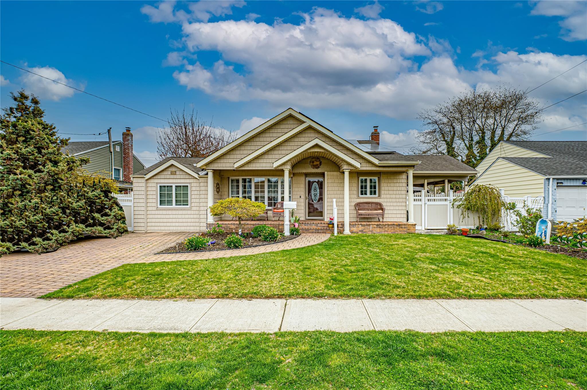 Single Family Philadelphia  Nassau County, NY 11762, MLS-851283-2