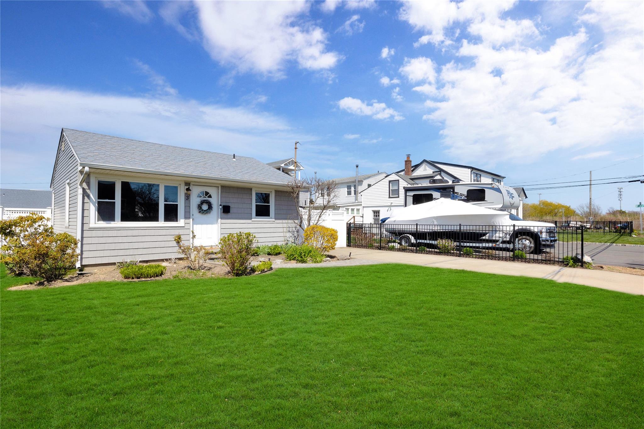 Single Family Kent  Suffolk County, NY 11701, MLS-851284-18