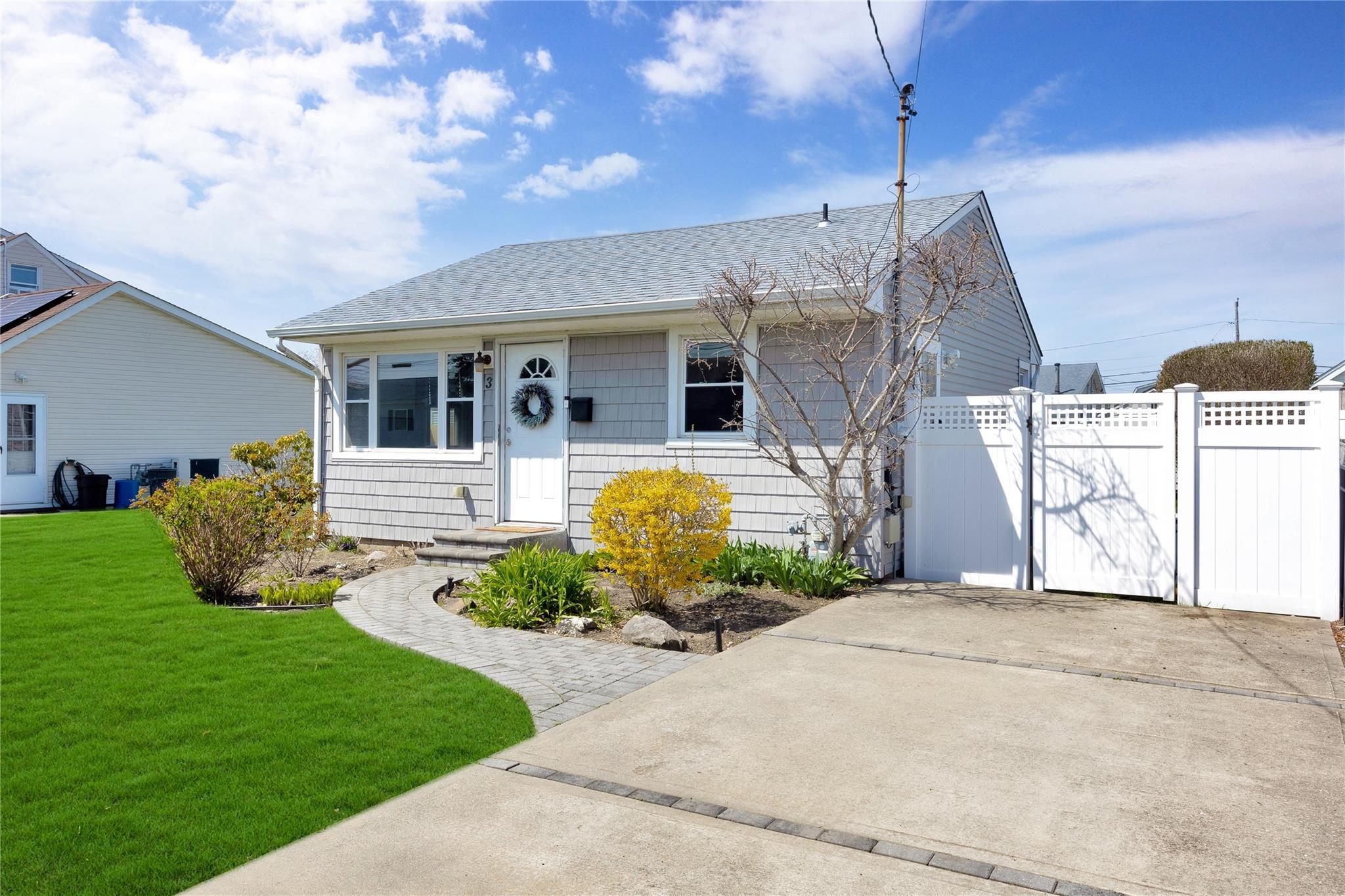 Single Family Kent  Suffolk County, NY 11701, MLS-851284-20