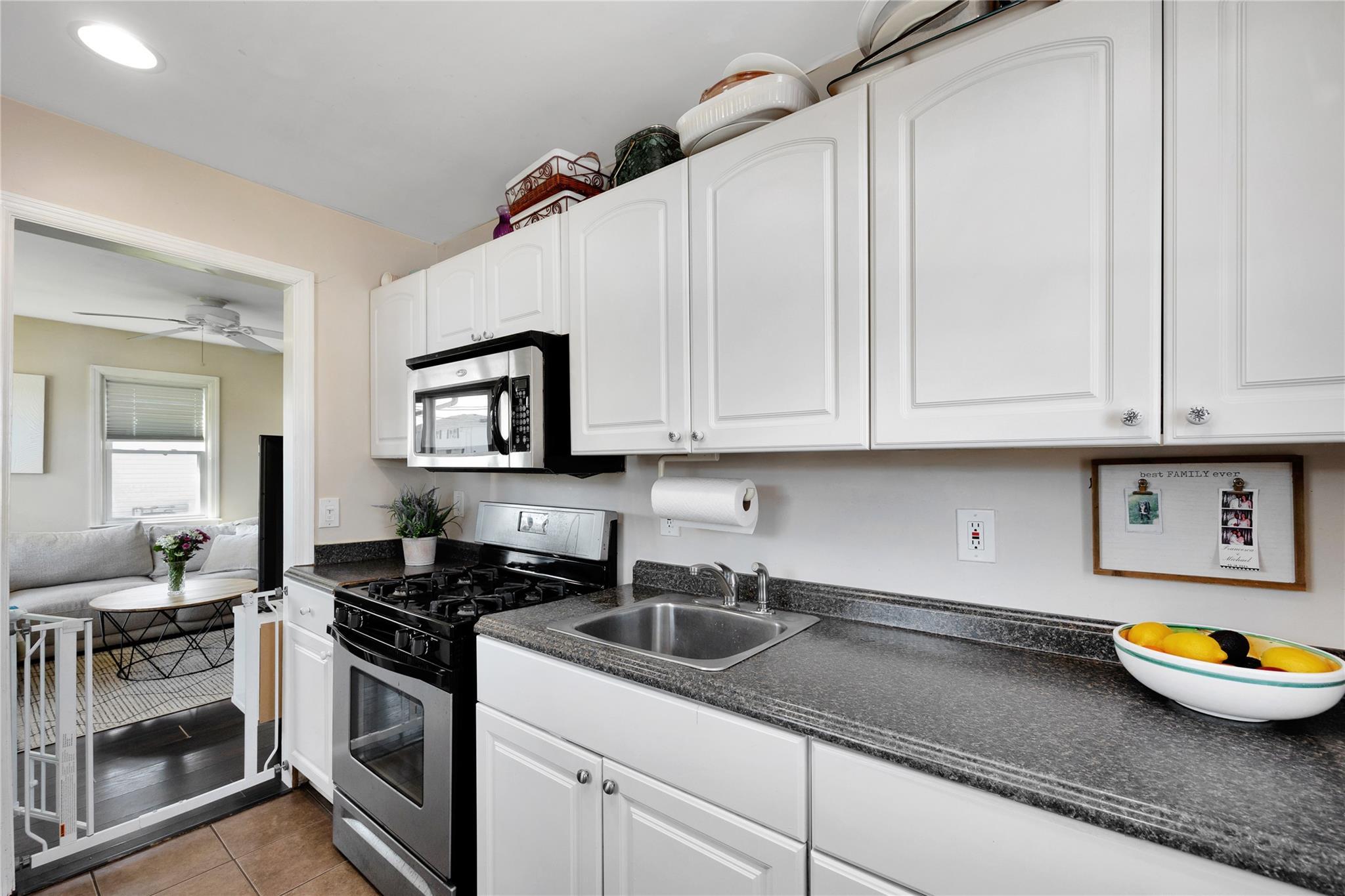 Single Family Kent  Suffolk County, NY 11701, MLS-851284-6