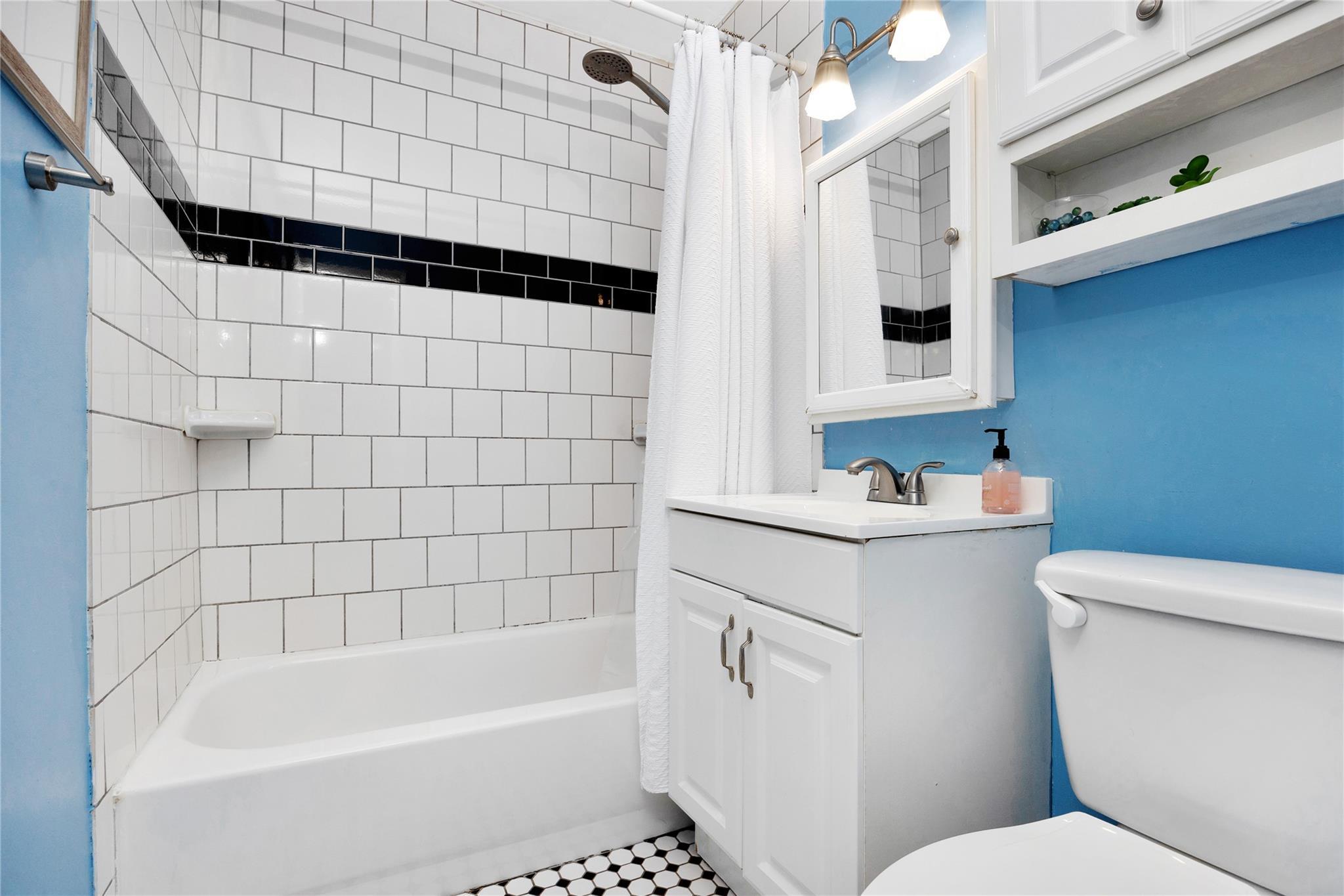 Single Family Kent  Suffolk County, NY 11701, MLS-851284-9