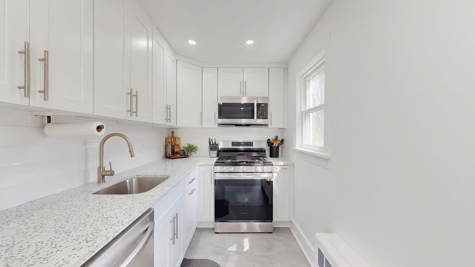 Single Family Plains  Ulster County, NY 12589, MLS-851312-8