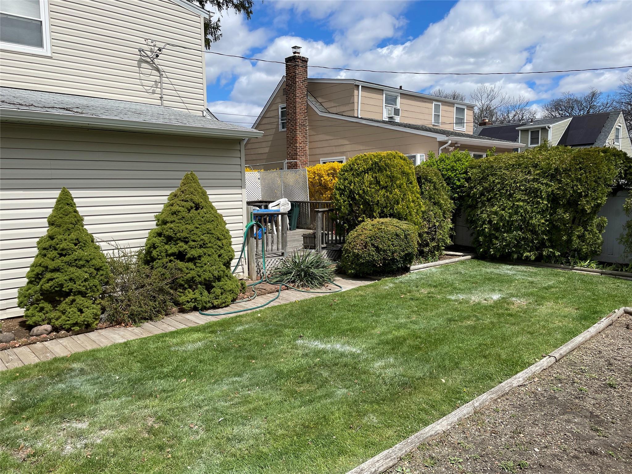 Single Family Dover  Nassau County, NY 11793, MLS-851332-30