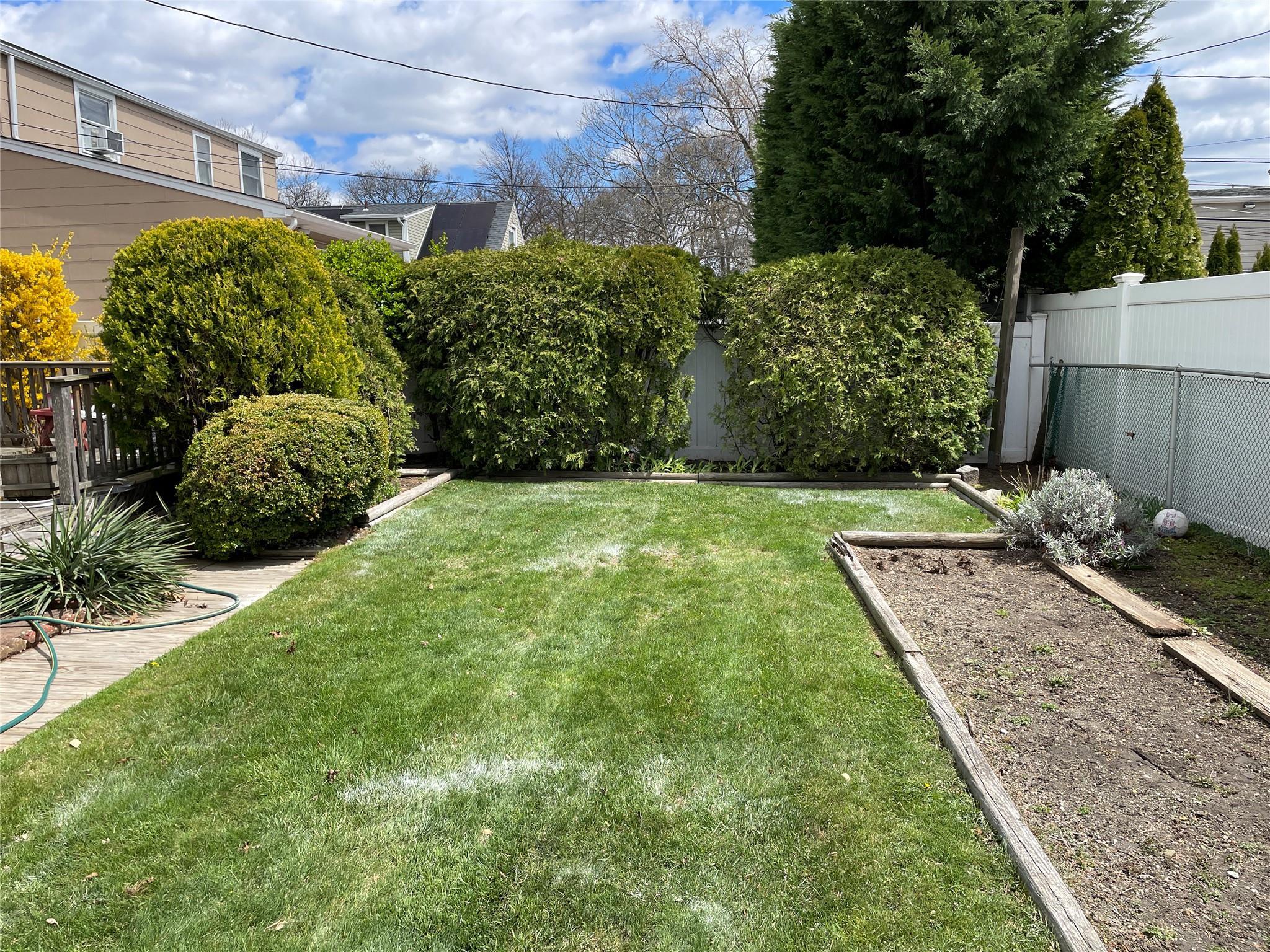 Single Family Dover  Nassau County, NY 11793, MLS-851332-31