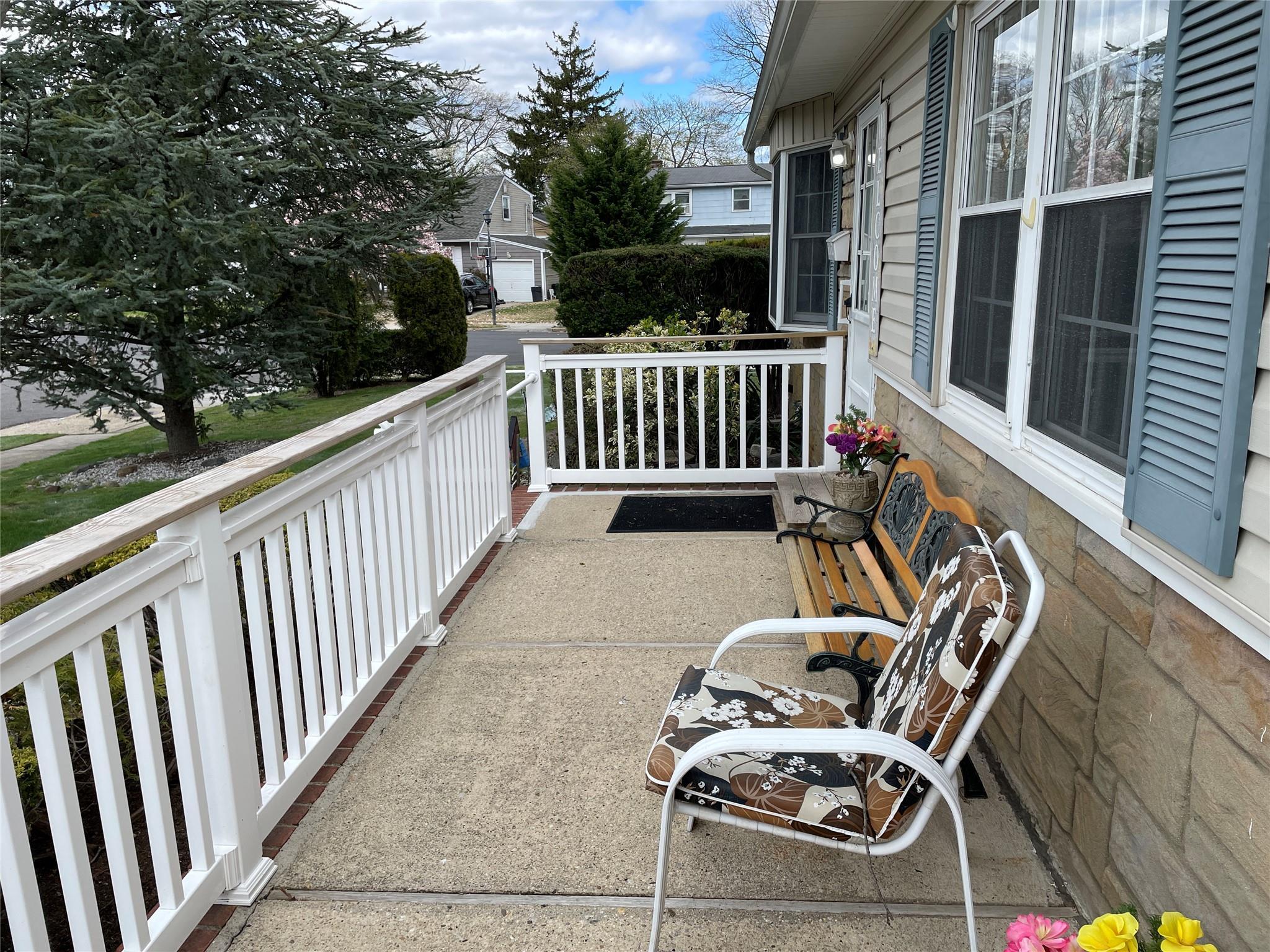 Single Family Dover  Nassau County, NY 11793, MLS-851332-4