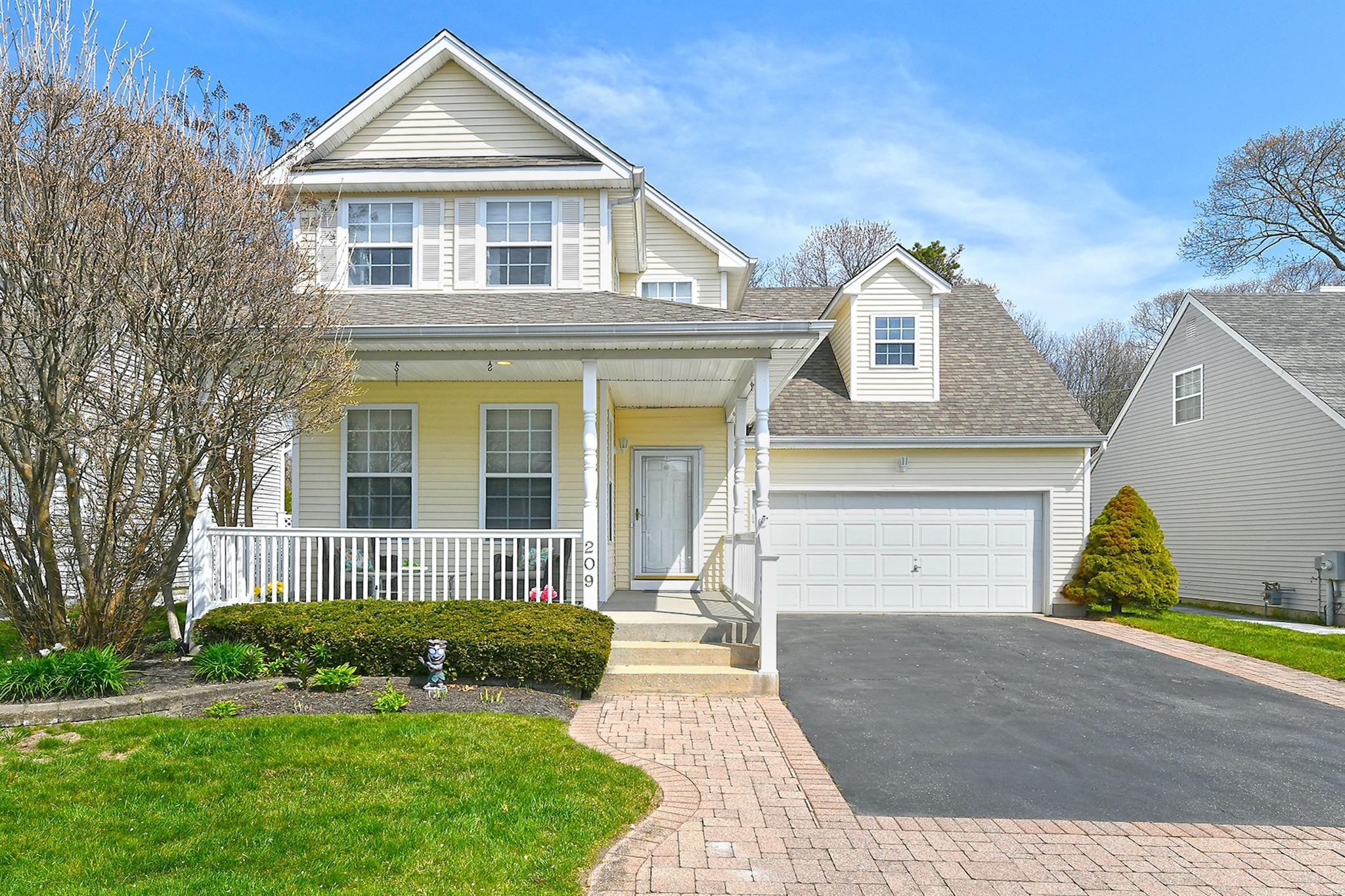 Single Family Pleasant  Suffolk County, NY 11706, MLS-851335-2