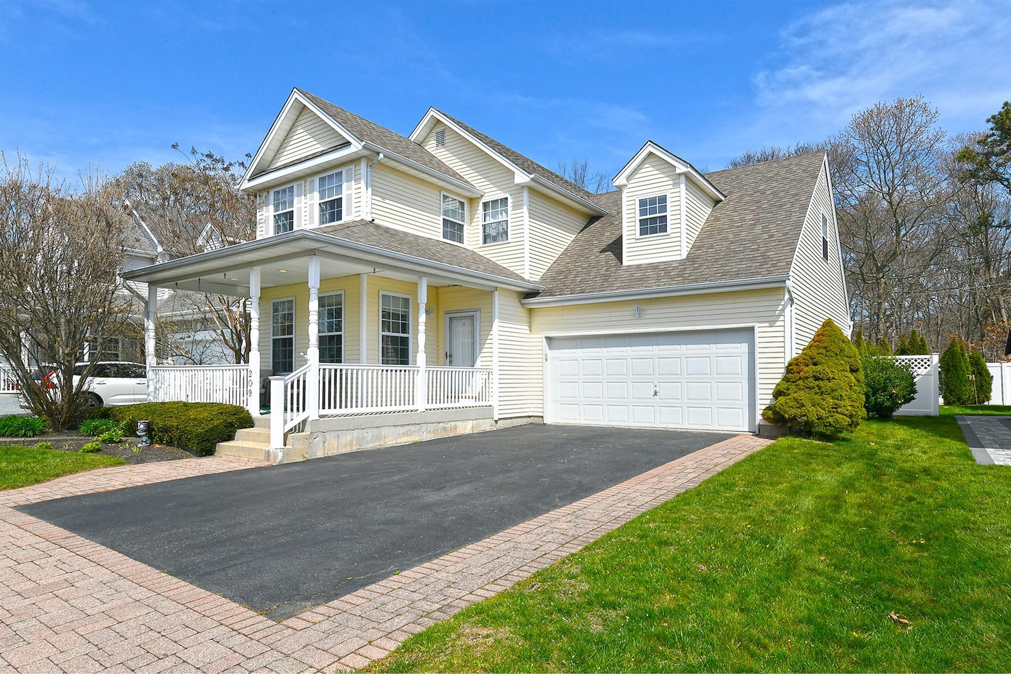 Single Family Pleasant  Suffolk County, NY 11706, MLS-851335-3