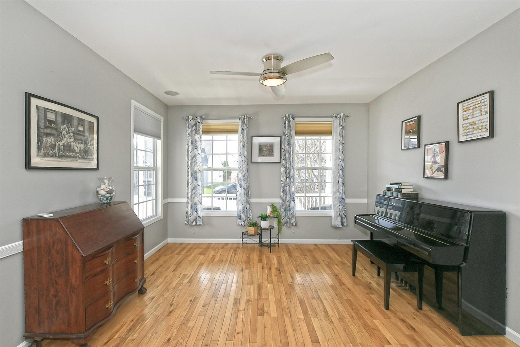 Single Family Pleasant  Suffolk County, NY 11706, MLS-851335-7