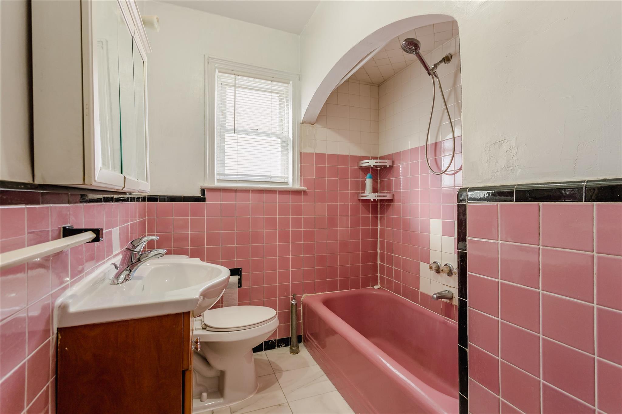 Single Family 208  Queens, NY 11361, MLS-851345-11