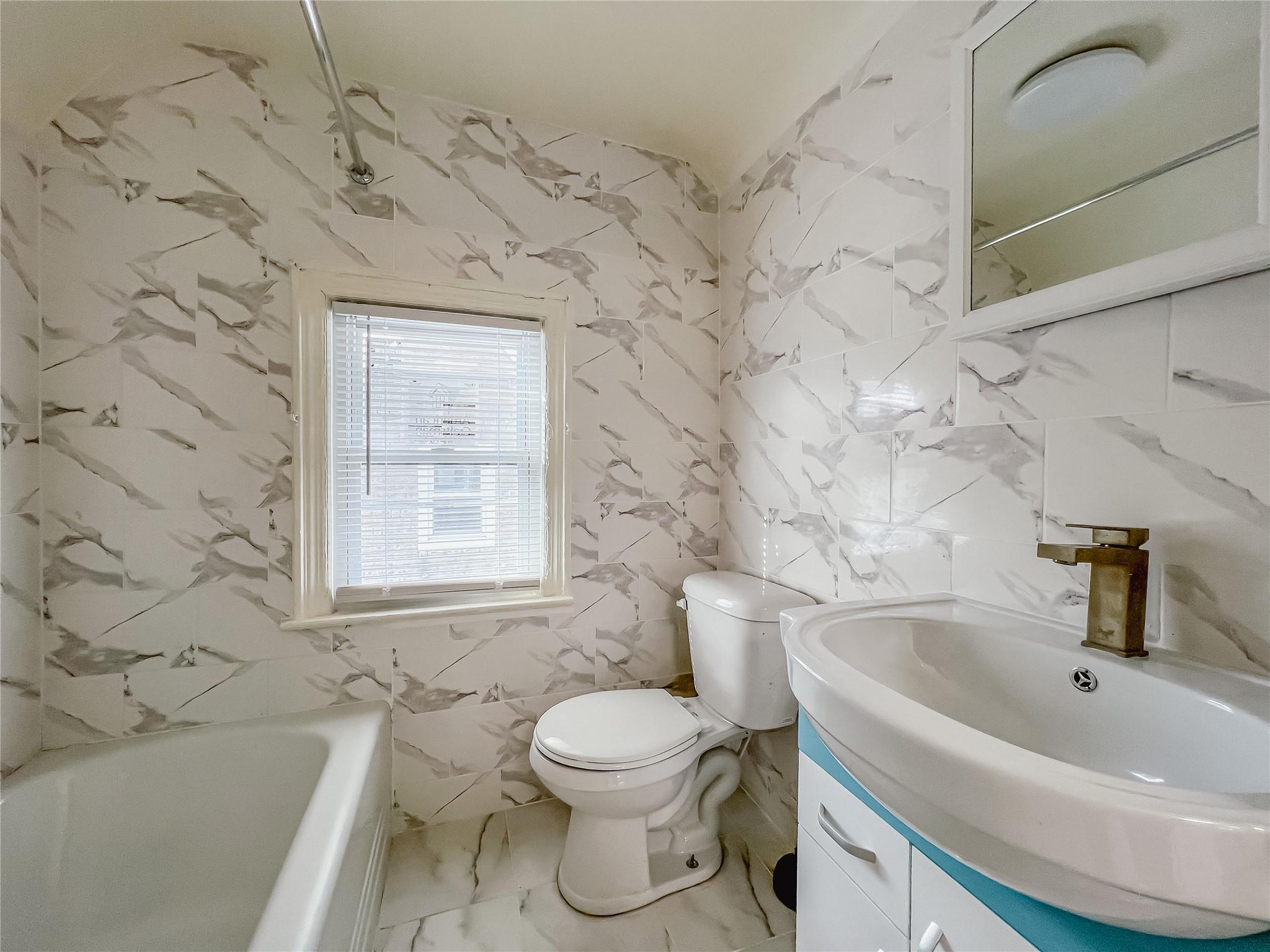 Single Family 208  Queens, NY 11361, MLS-851345-18
