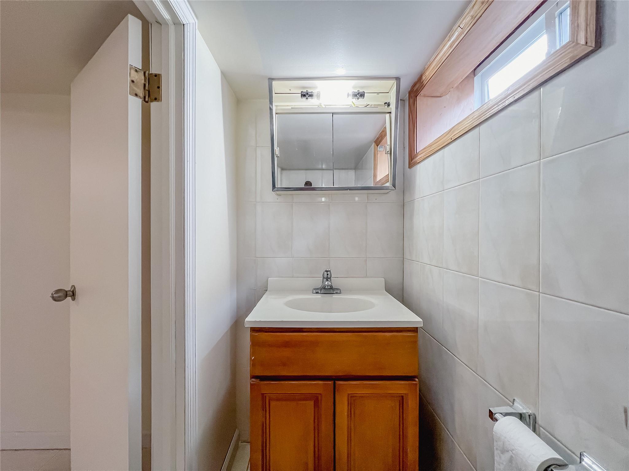 Single Family 208  Queens, NY 11361, MLS-851345-22