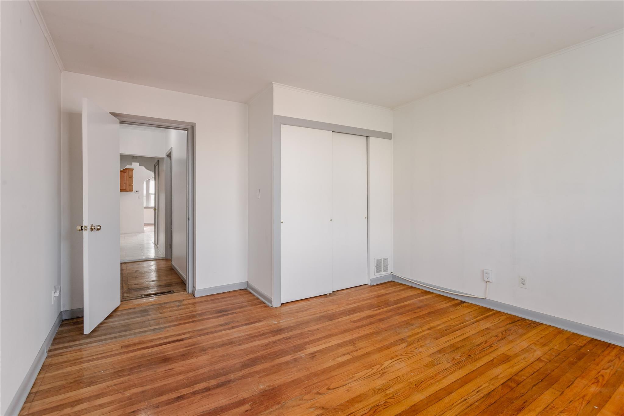 Single Family 208  Queens, NY 11361, MLS-851345-8
