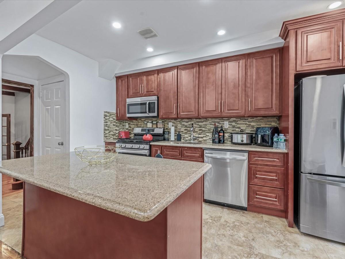 Single Family Sayres  Queens, NY 11433, MLS-851346-8