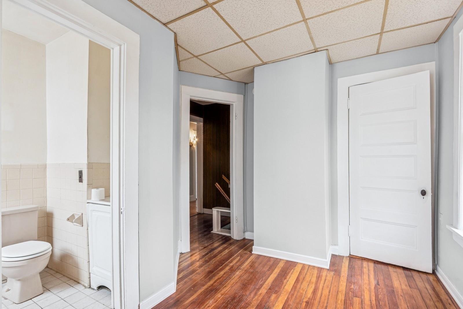Single Family Roxbury  Nassau County, NY 11530, MLS-851348-19