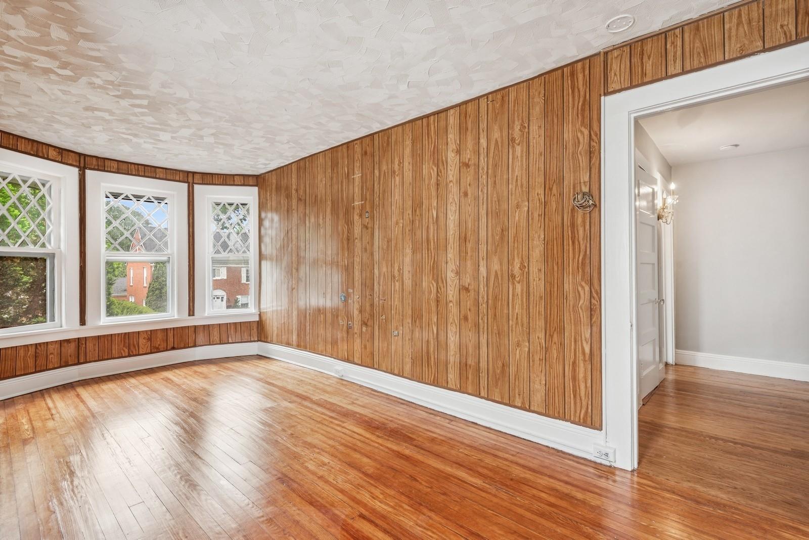 Single Family Roxbury  Nassau County, NY 11530, MLS-851348-21