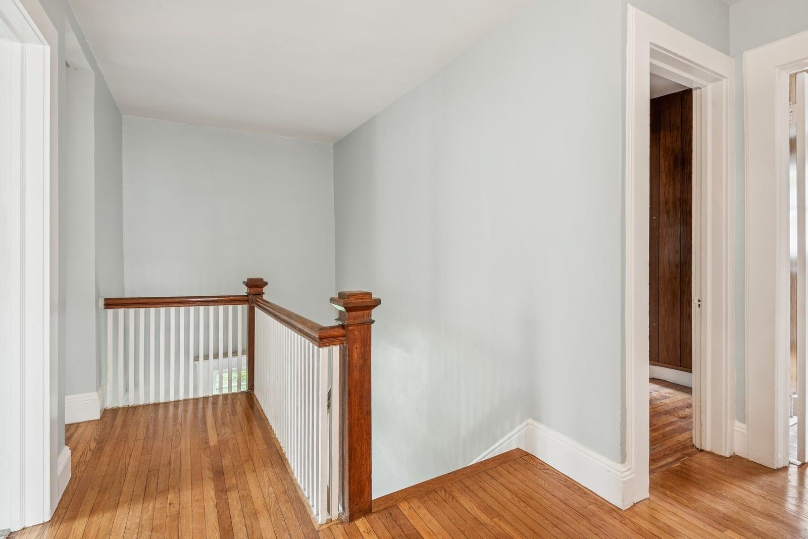 Single Family Roxbury  Nassau County, NY 11530, MLS-851348-22