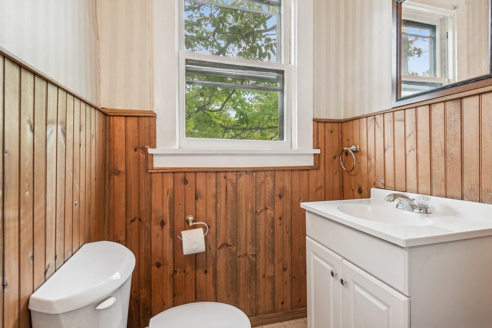 Single Family Roxbury  Nassau County, NY 11530, MLS-851348-28