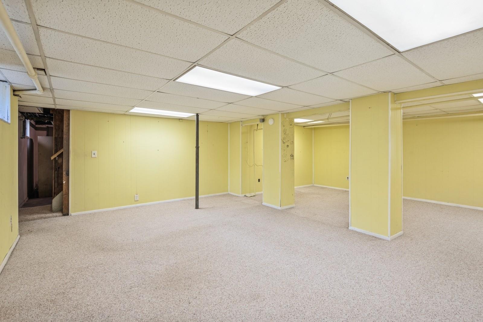 Single Family Roxbury  Nassau County, NY 11530, MLS-851348-29