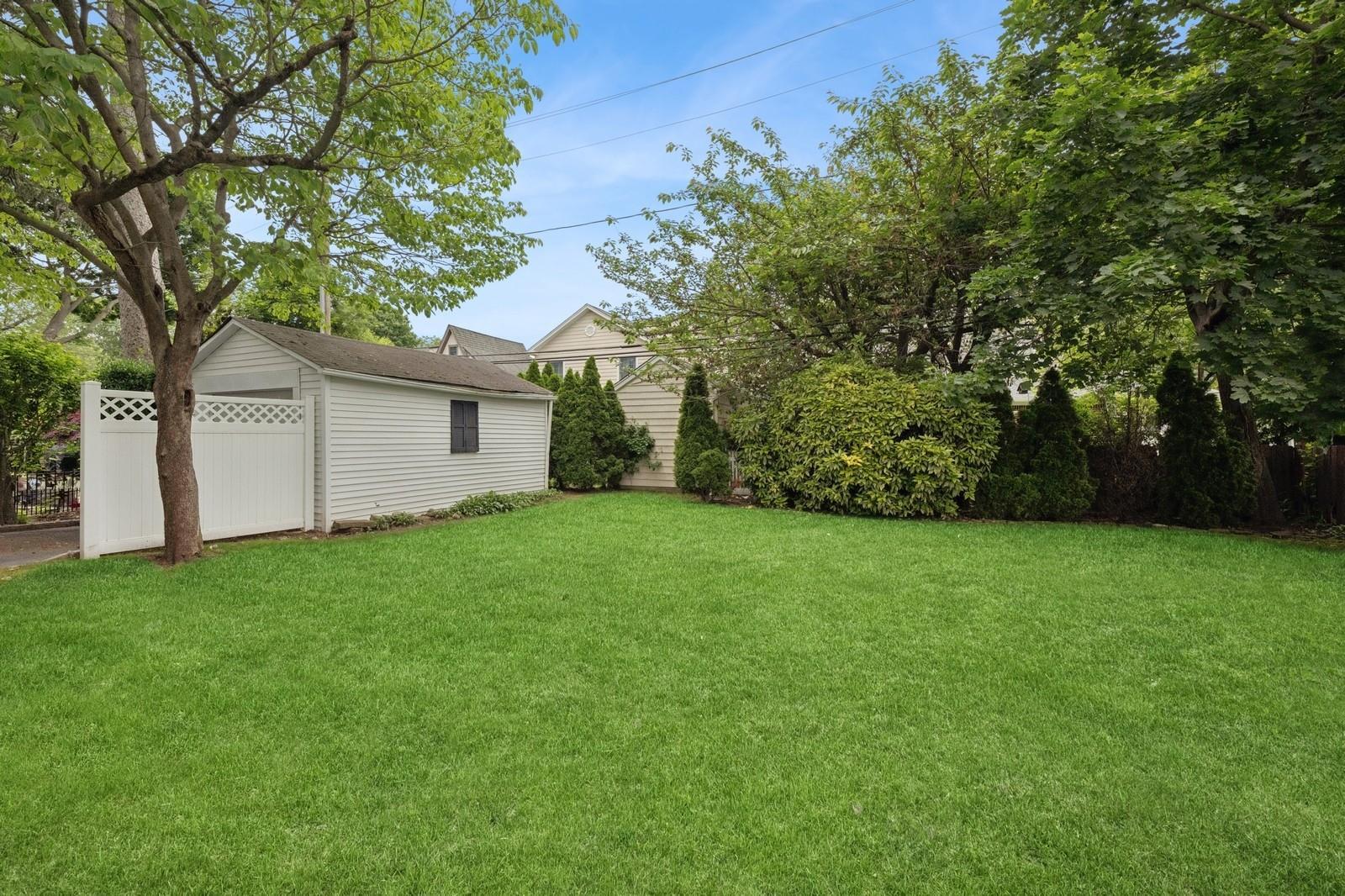 Single Family Roxbury  Nassau County, NY 11530, MLS-851348-34
