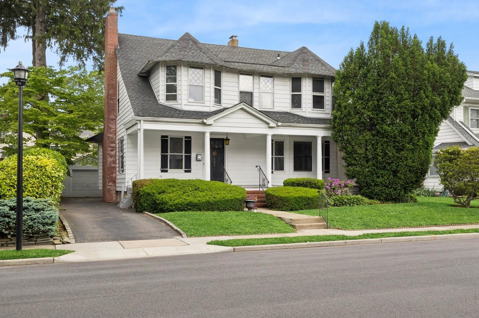 Single Family Roxbury  Nassau County, NY 11530, MLS-851348-45