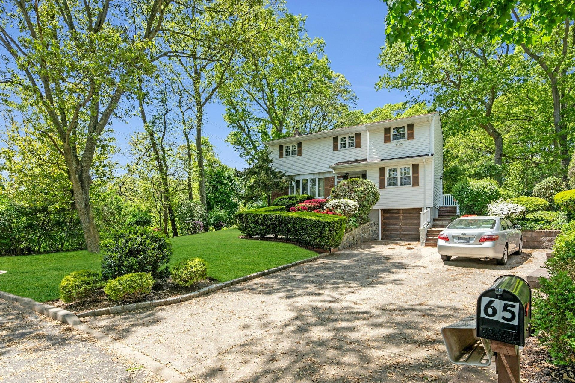 Single Family Robin  Suffolk County, NY 11788, MLS-851359-2