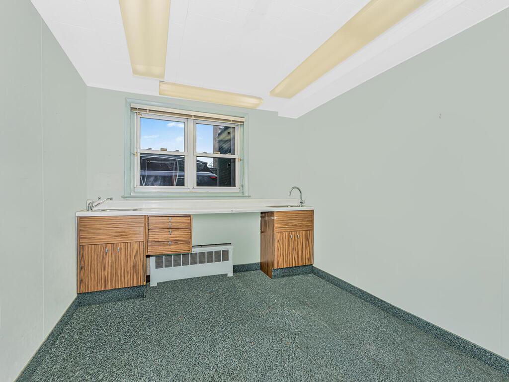 Commercial Lease Roberts  Bronx, NY 10461, MLS-851367-10