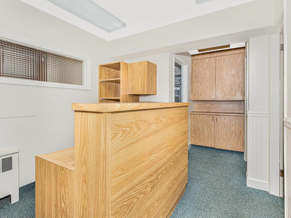 Commercial Lease Roberts  Bronx, NY 10461, MLS-851367-17