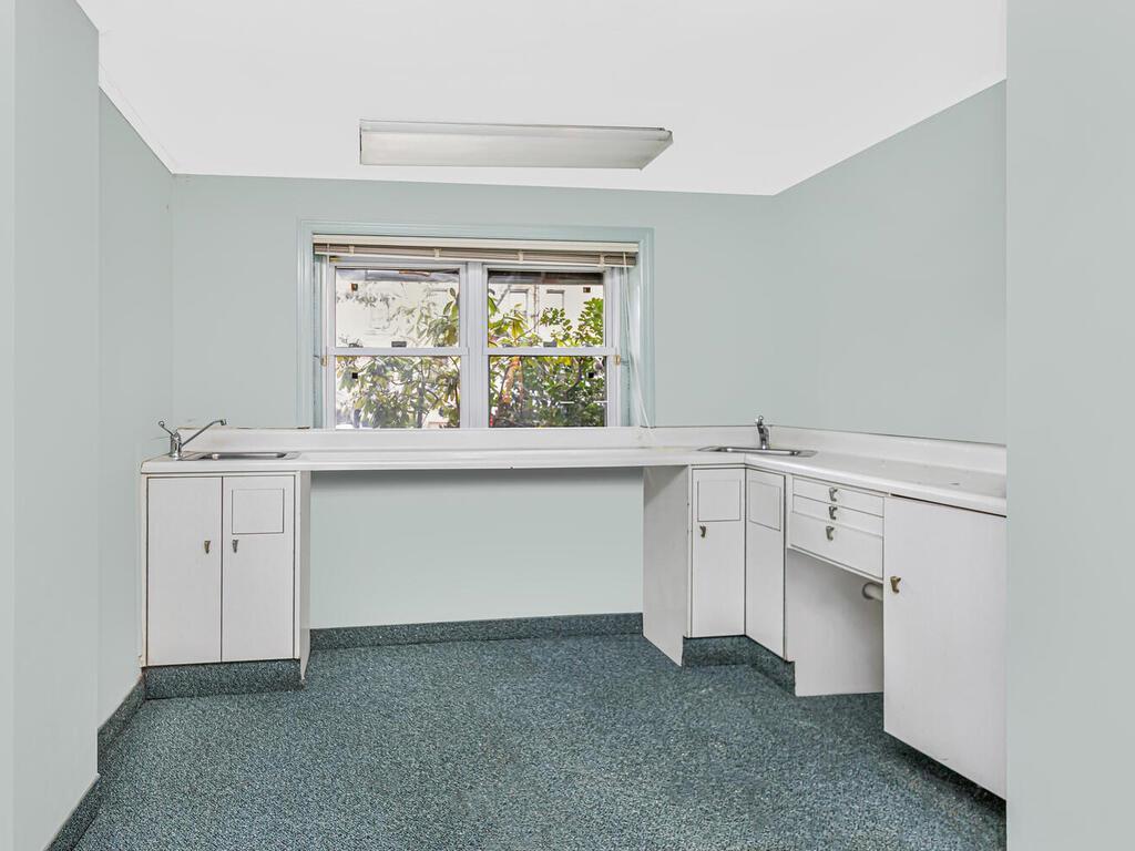 Commercial Lease Roberts  Bronx, NY 10461, MLS-851367-19