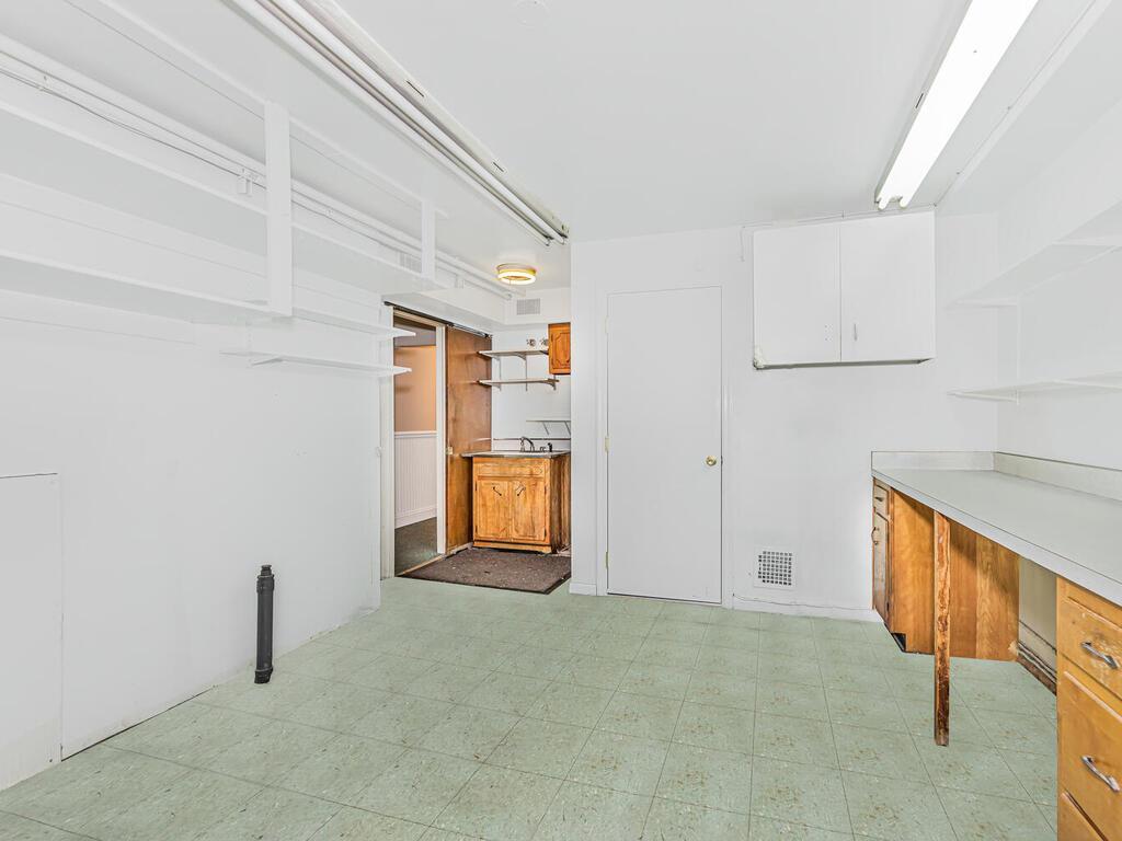 Commercial Lease Roberts  Bronx, NY 10461, MLS-851367-6