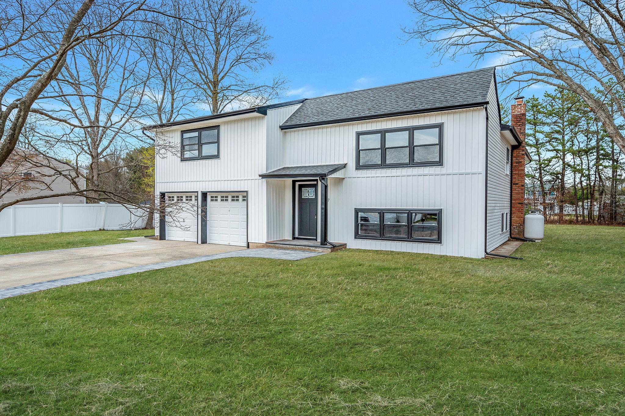 Single Family Lincoln  Suffolk County, NY 11716, MLS-851377-3