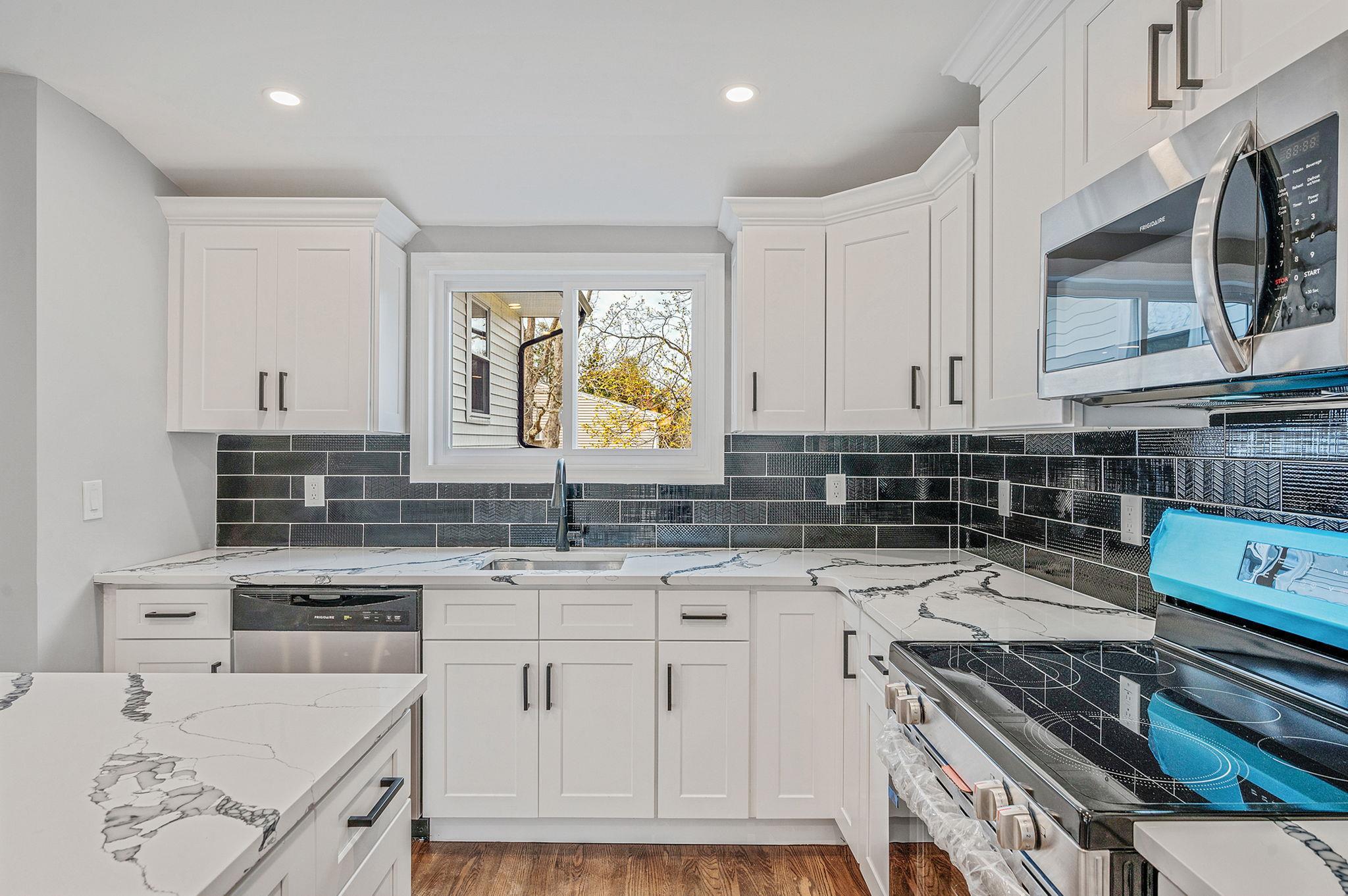 Single Family Lincoln  Suffolk County, NY 11716, MLS-851377-7