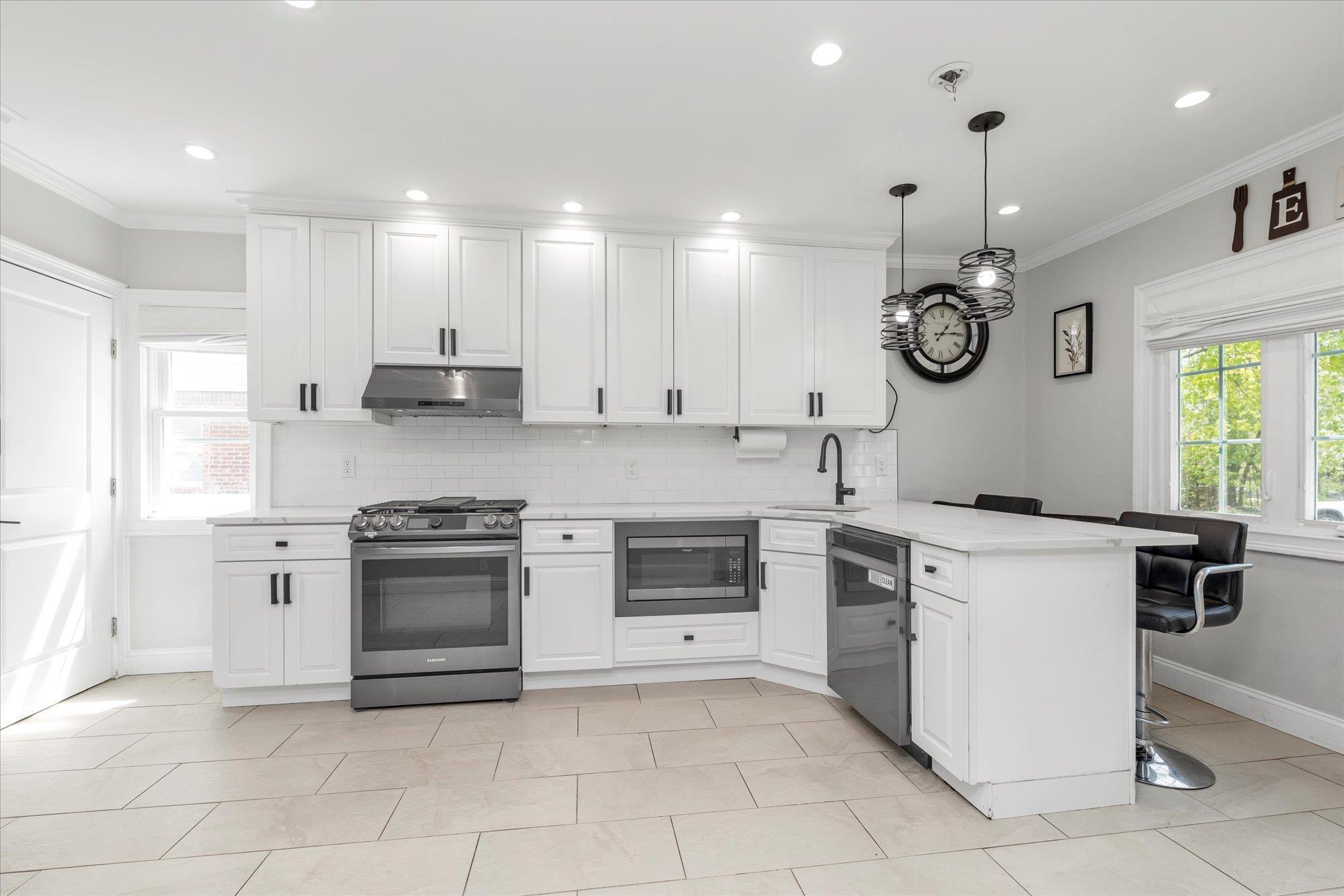 Single Family Commonwealth  Queens, NY 11426, MLS-851387-2