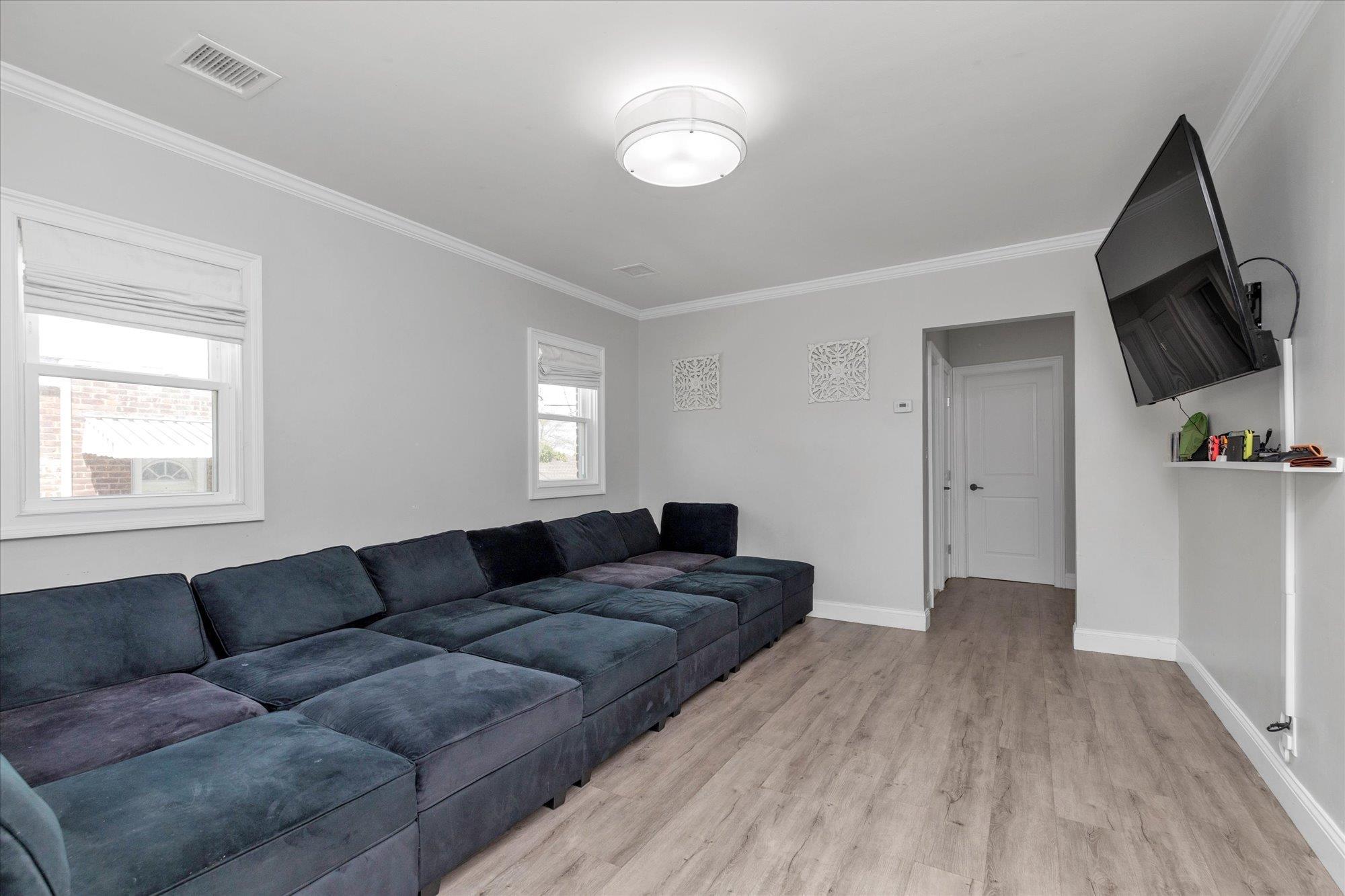 Single Family Commonwealth  Queens, NY 11426, MLS-851387-7