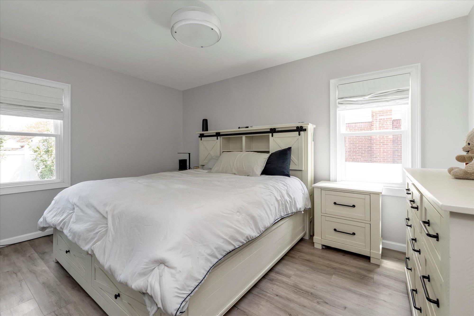 Single Family Commonwealth  Queens, NY 11426, MLS-851387-8