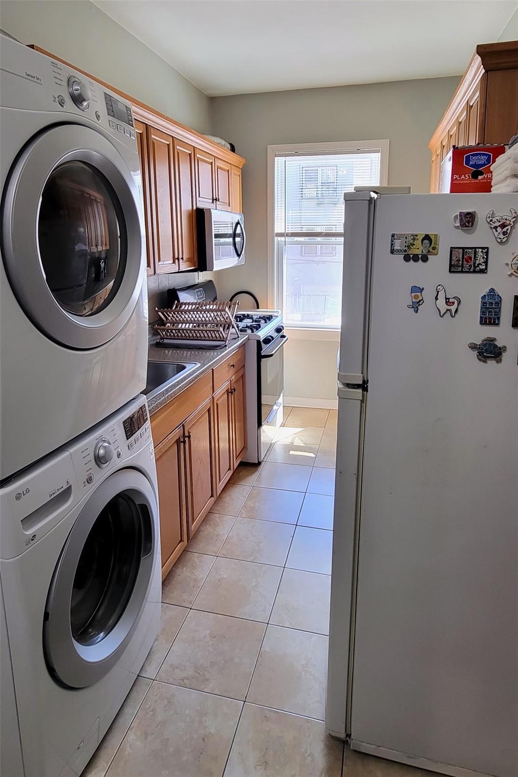 Apartment 38th  Queens, NY 11101, MLS-851401-8