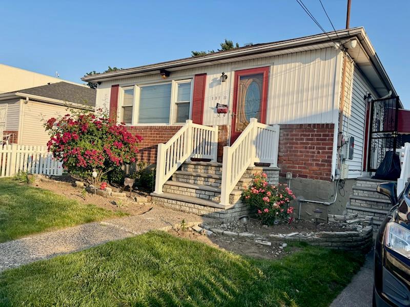 Single Family 250th  Queens, NY 11422, MLS-851445-23