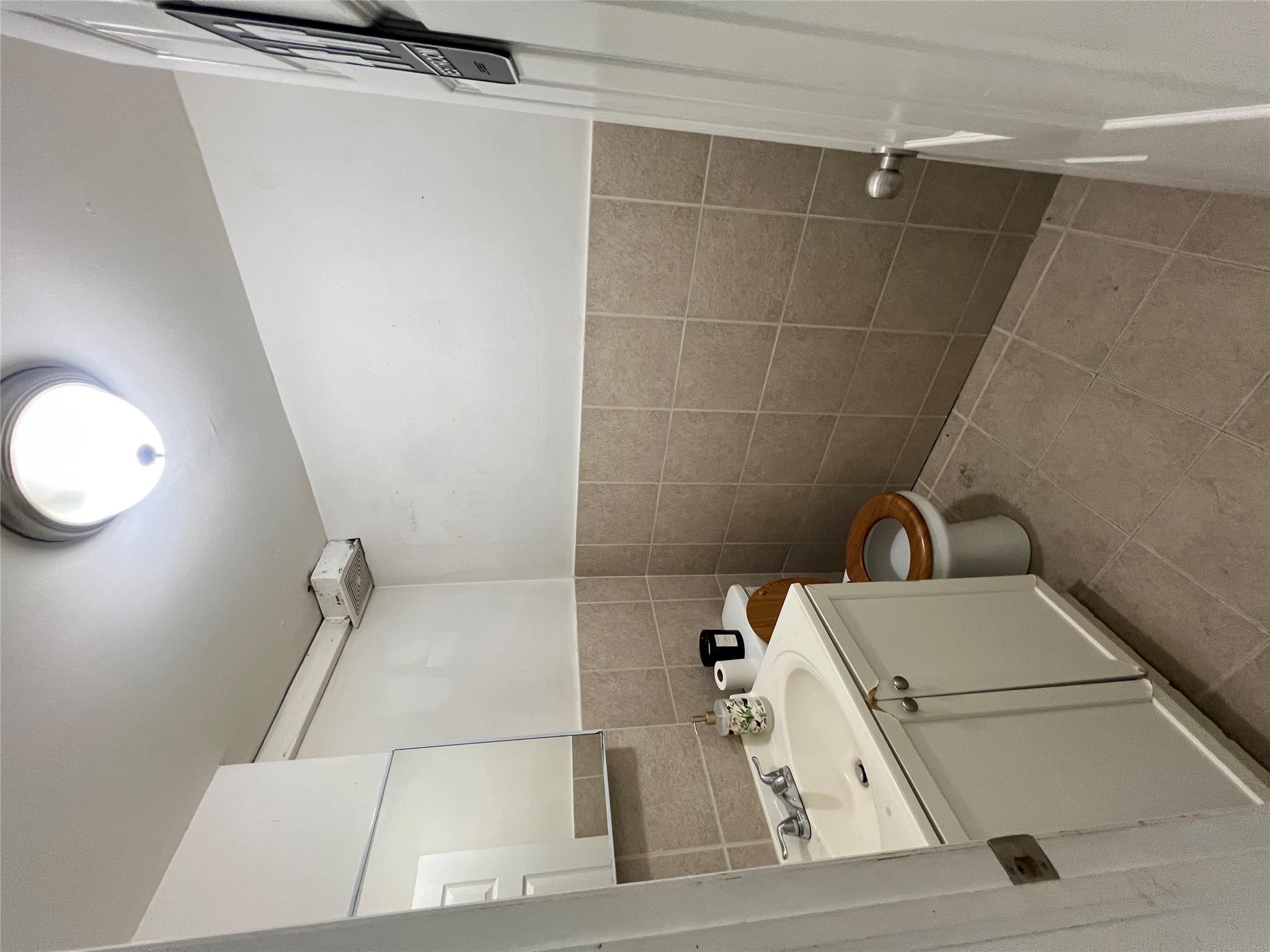 Commercial Lease Guy R Brewer  Queens, NY 11433, MLS-851448-4