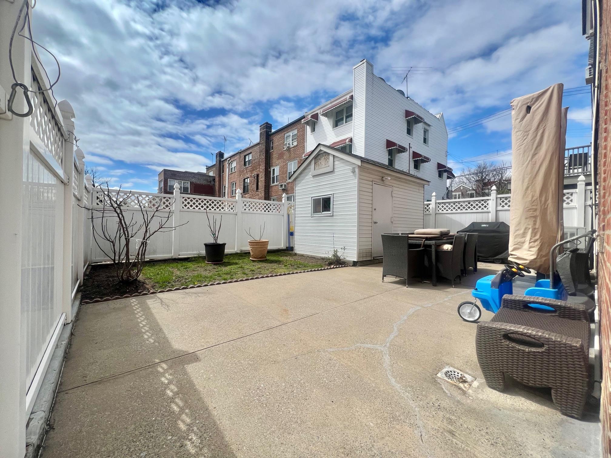 Single Family Mace  Bronx, NY 10469, MLS-851457-22