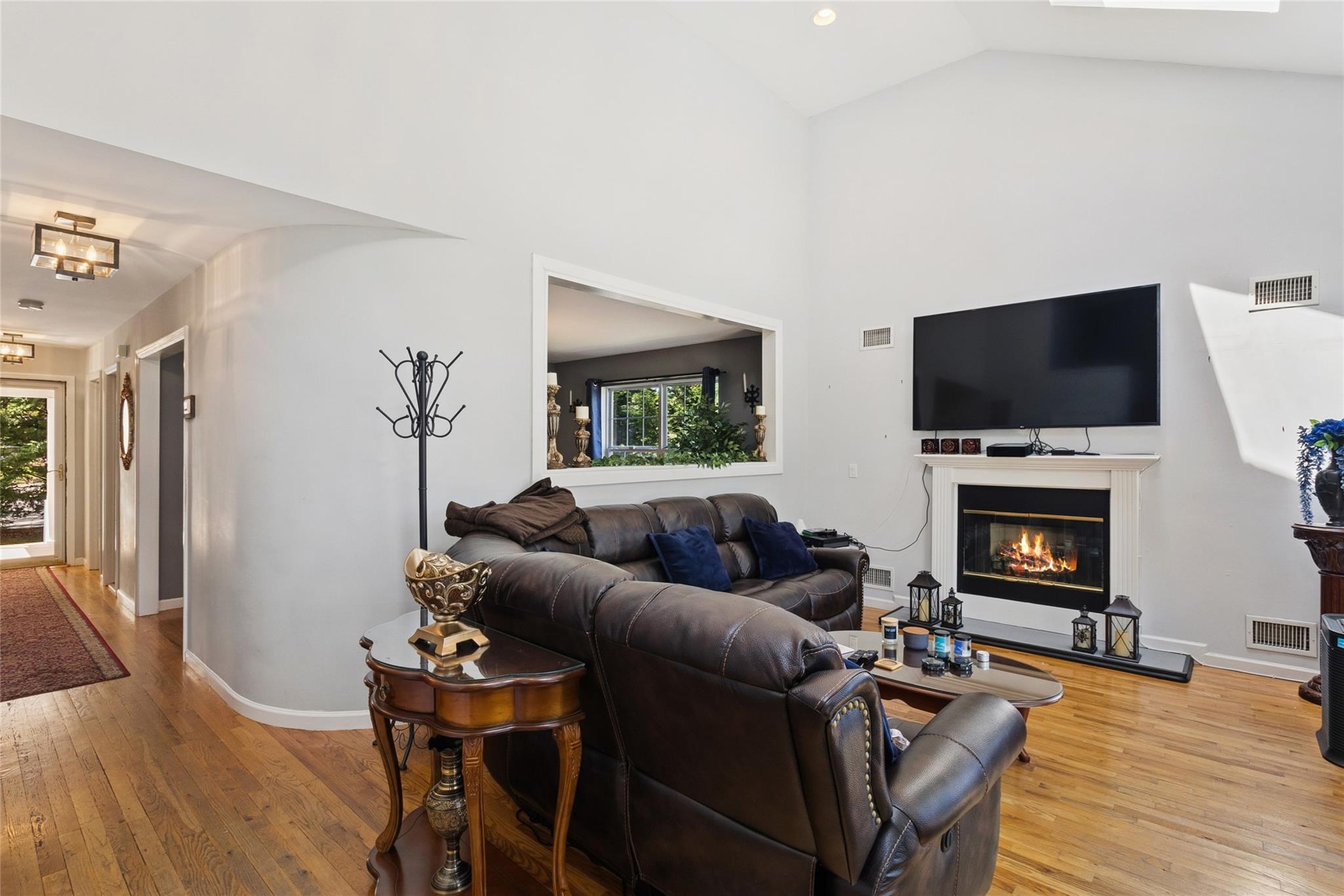 Single Family Queens Road  Suffolk County, NY 11764, MLS-851487-9