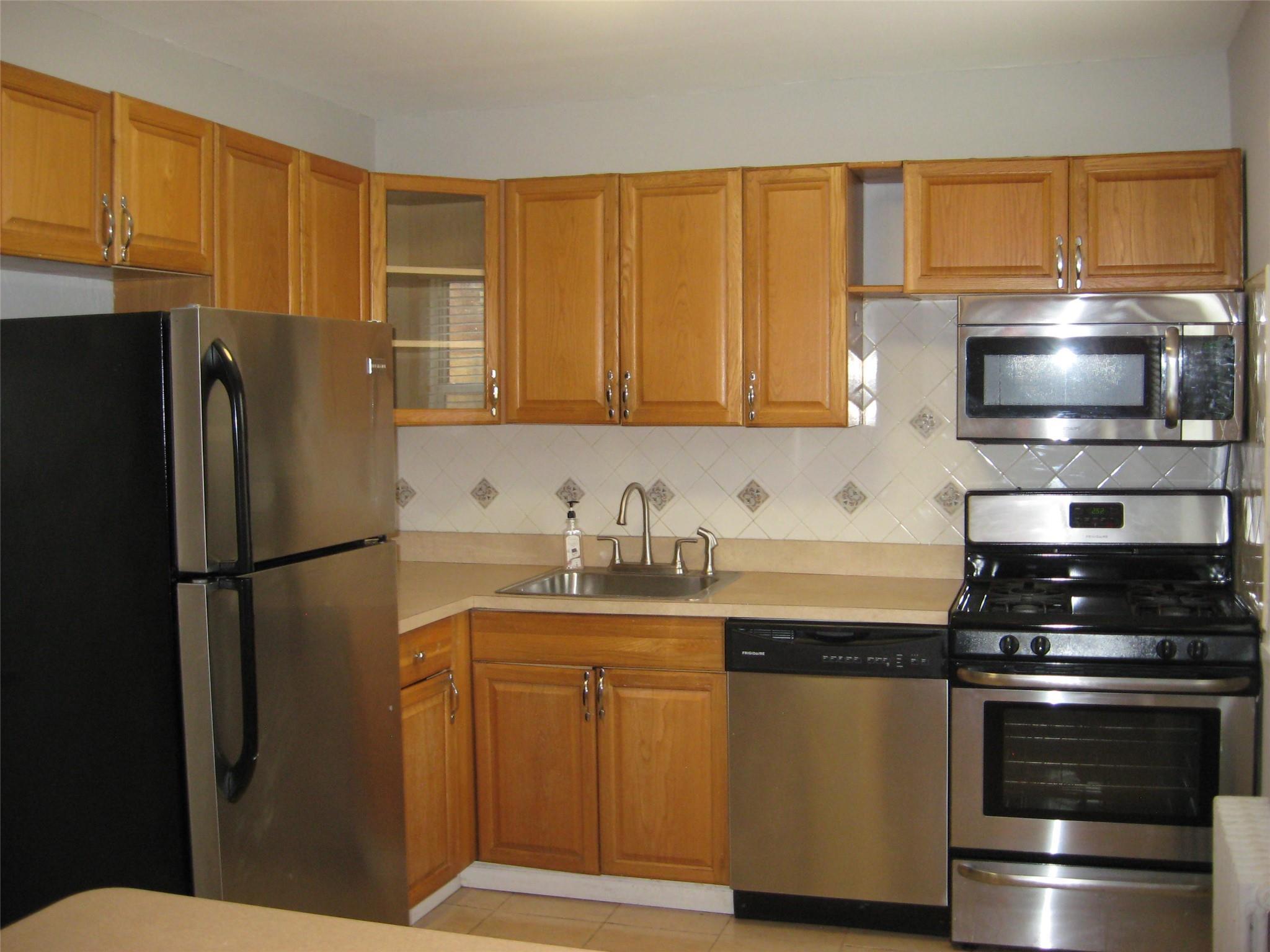Apartment 75th  Queens, NY 11004, MLS-851508-9