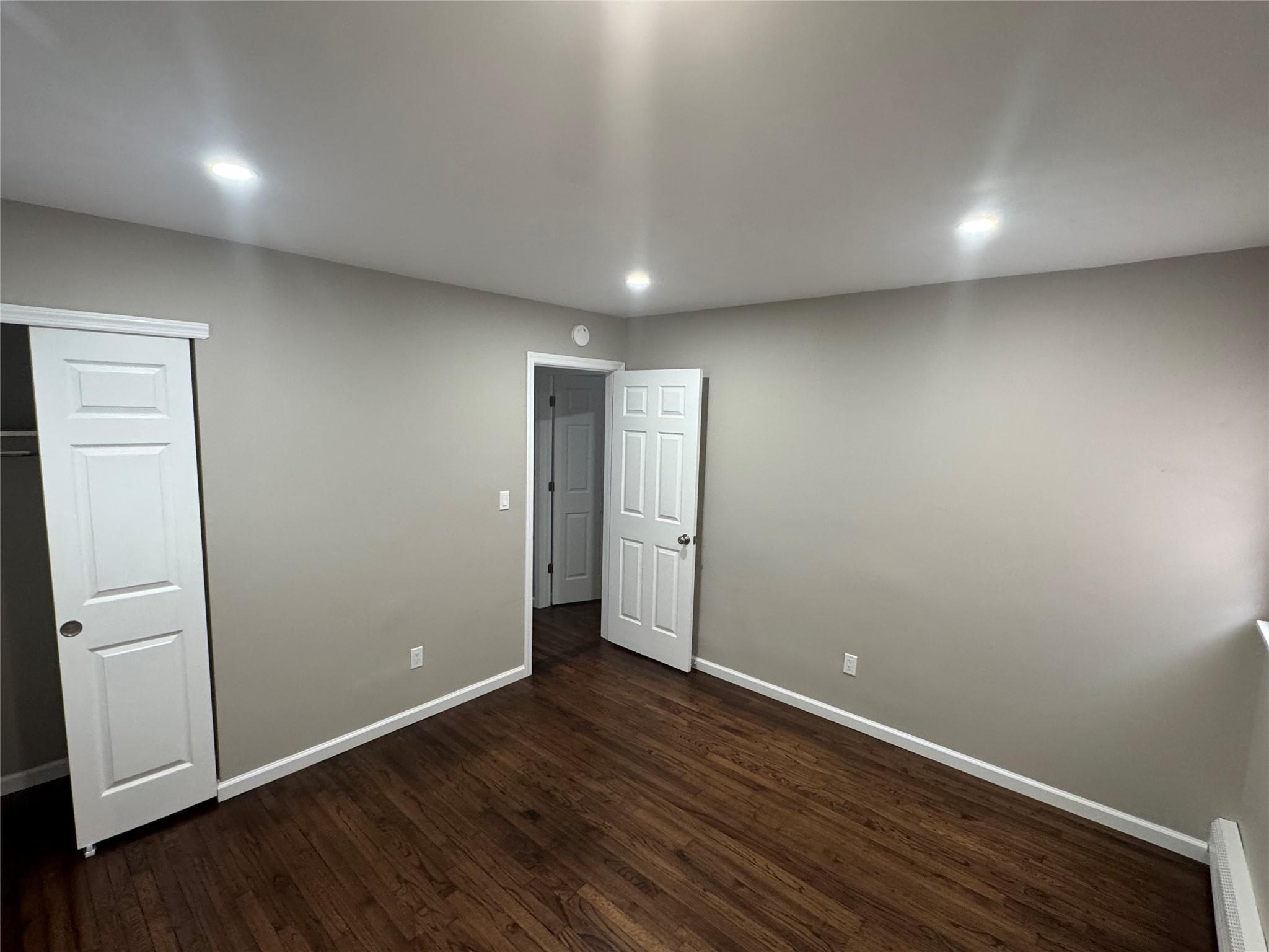 Single Family 44th  Suffolk County, NY 11726, MLS-851521-22