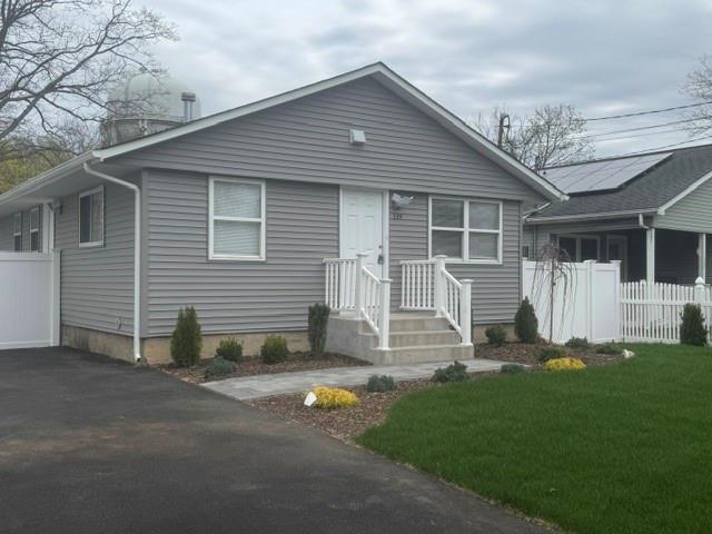 Single Family 44th  Suffolk County, NY 11726, MLS-851521-5