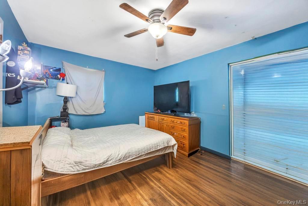 Single Family Urn Suffolk County, NY 11717, MLS-851528-13