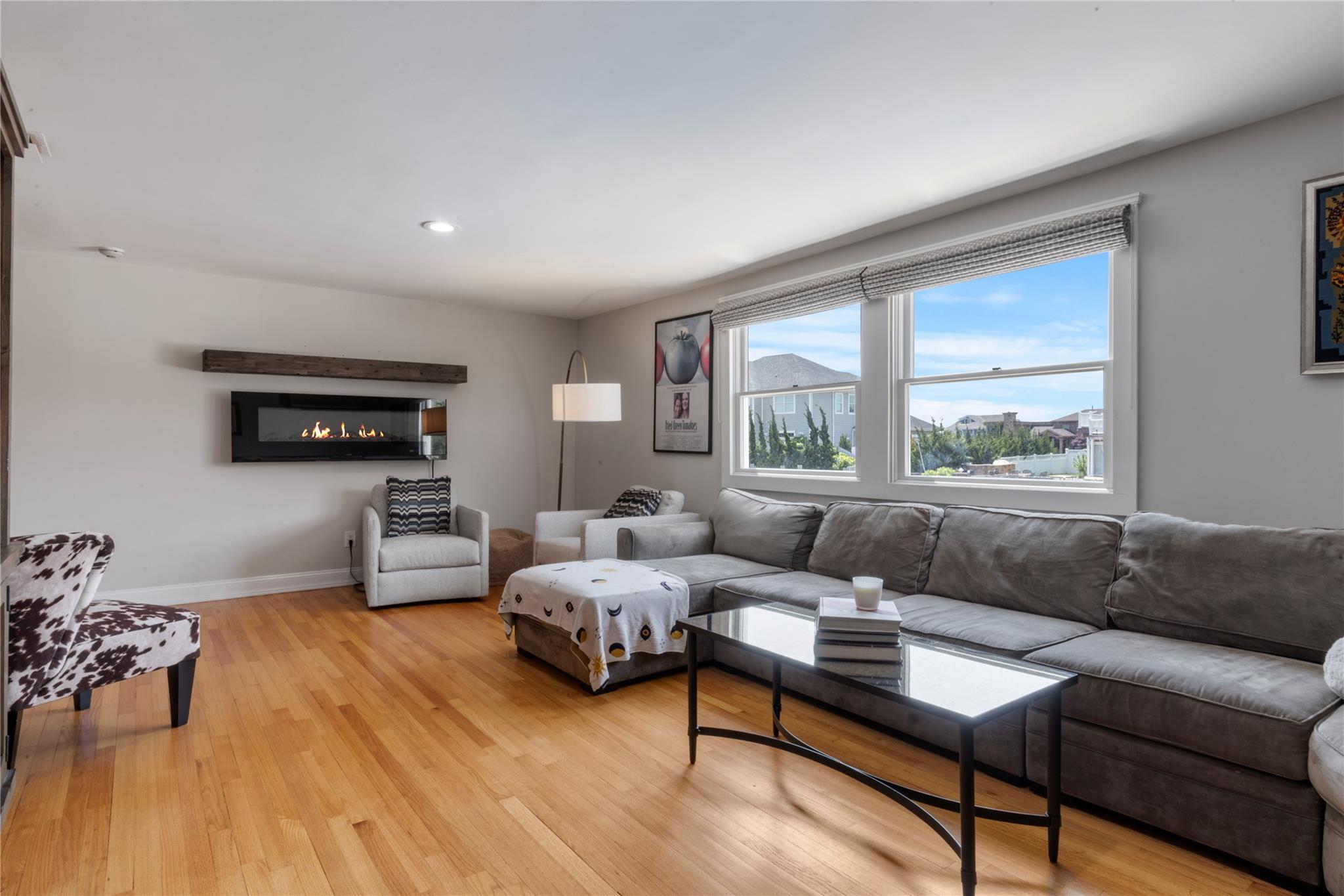 Single Family Viking Suffolk County, NY 11795, MLS-851538-21