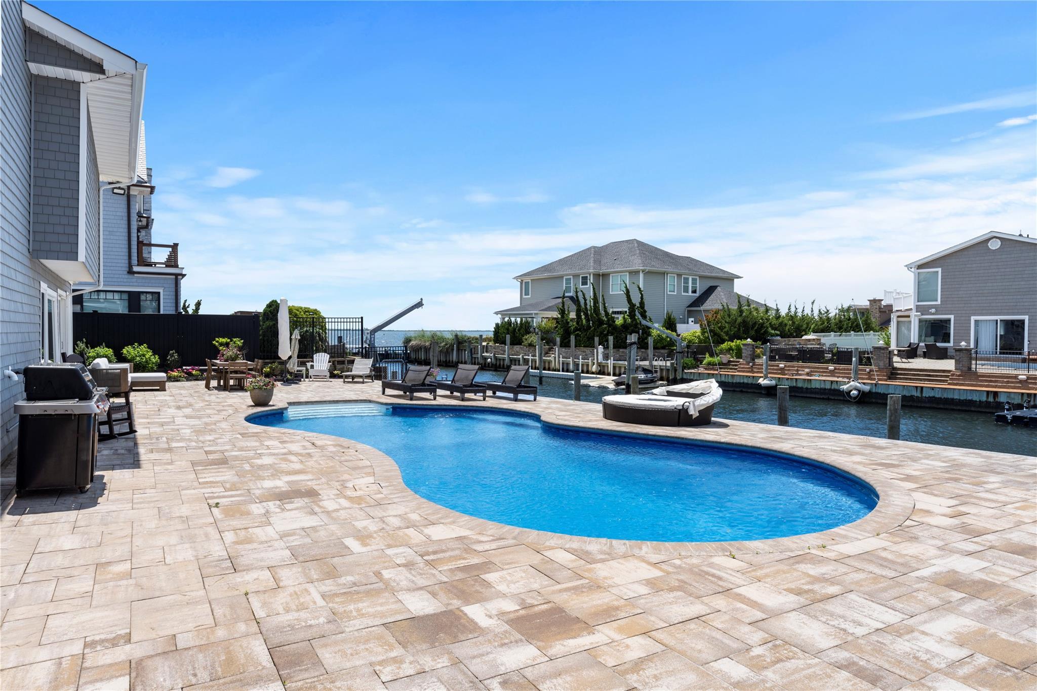 Single Family Viking Suffolk County, NY 11795, MLS-851538-36